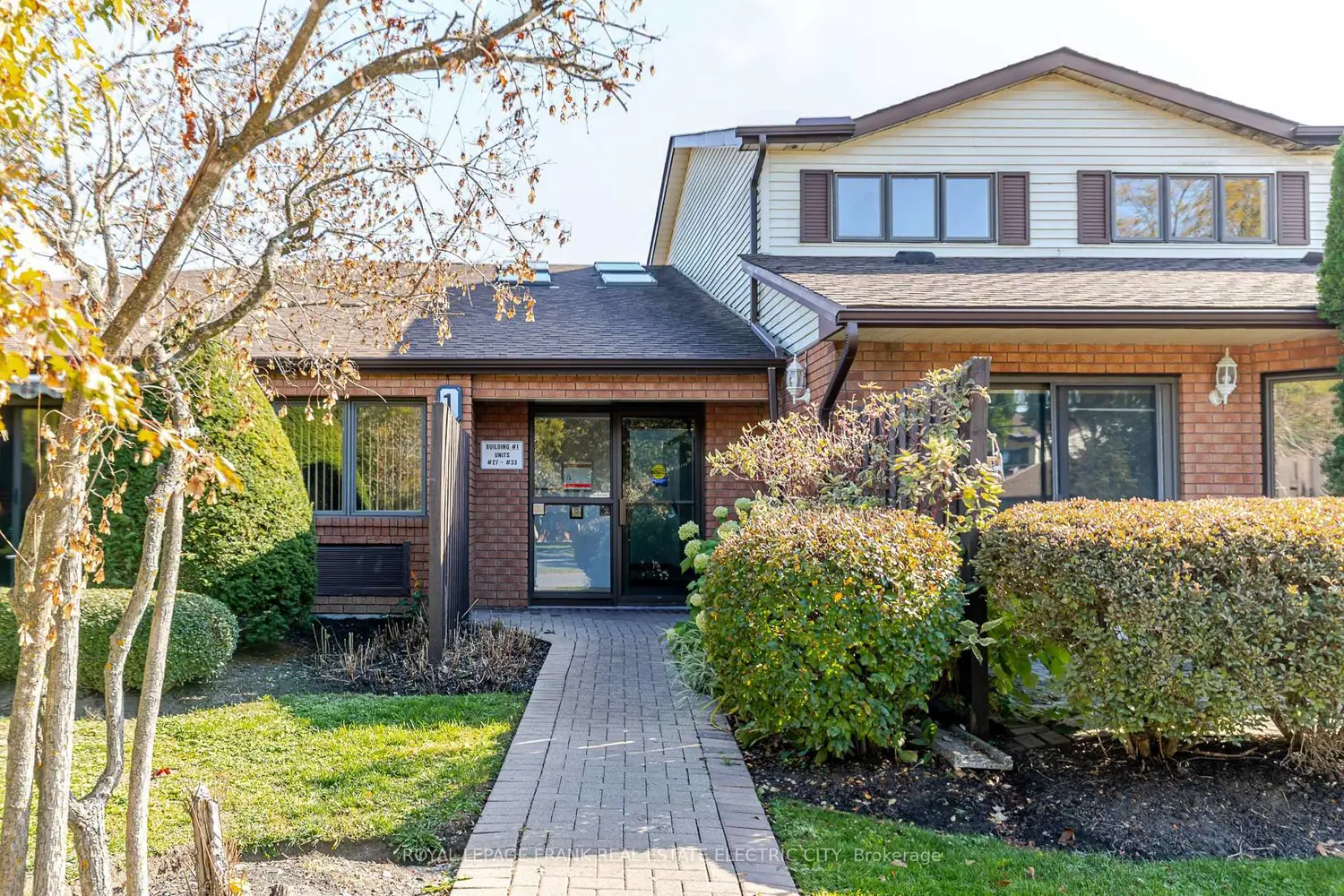 36 Champlain Crescent 30