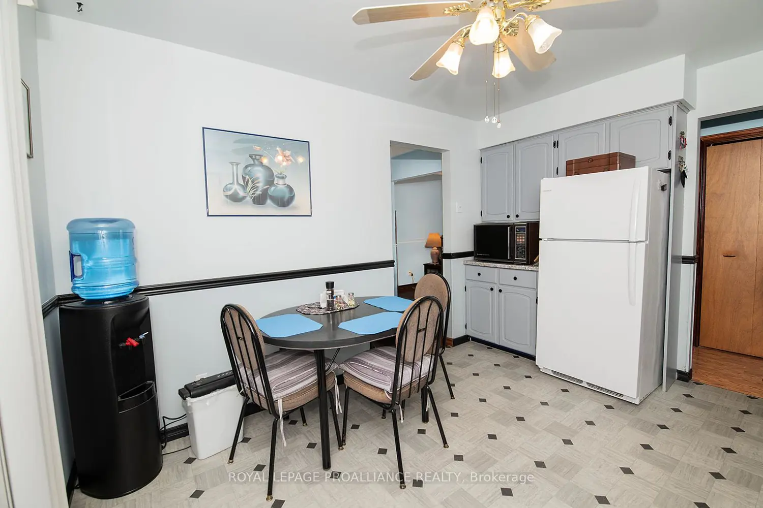 9 Jeanette Place photo 3