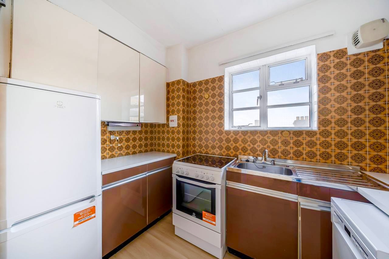 Additional image 6 of 3 Bed Flat, Winchester Court, W8, N1 7GU