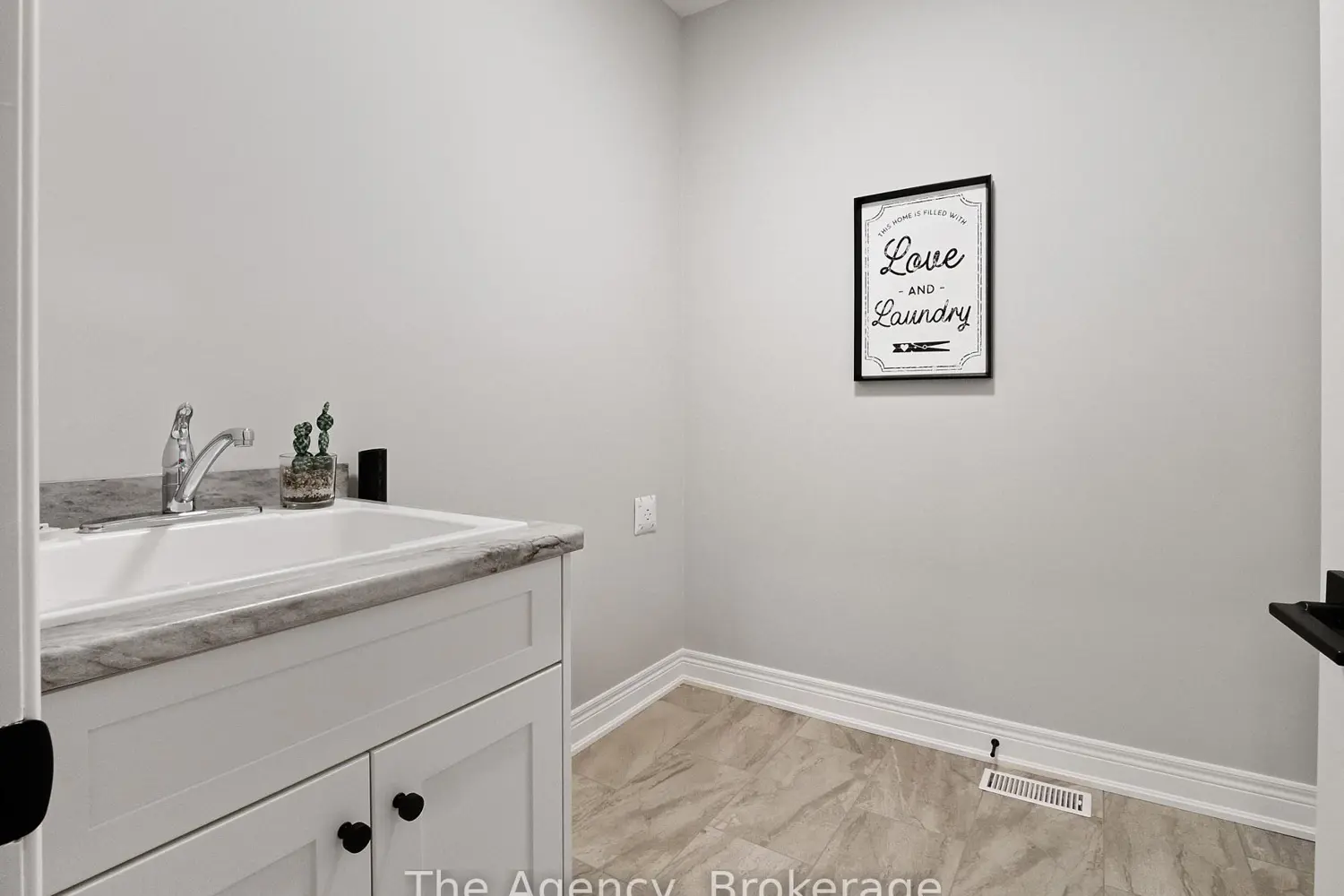 Additional image 15 of 15 Austin Drive