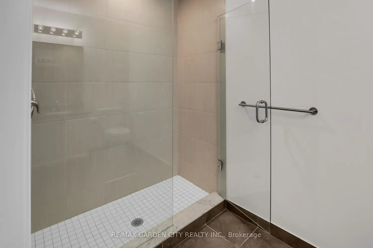 Additional image 16 of 16 Concord Place 431