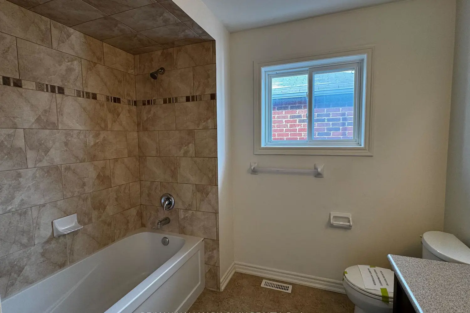 Additional image 16 of 77 White Crescent