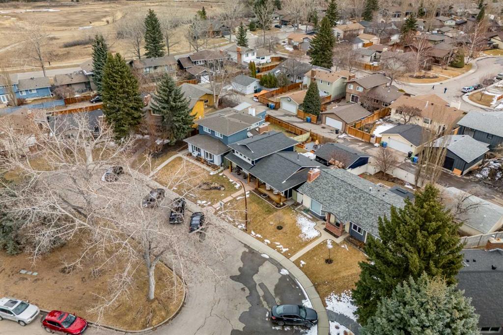 Additional image 3 of 147 Midvalley Place SE, Calgary, AB, T2X 1K3