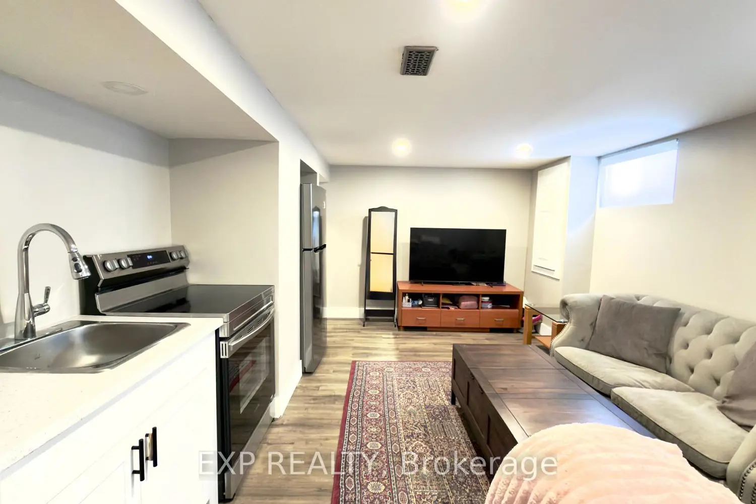 251 Tresane Street photo 4