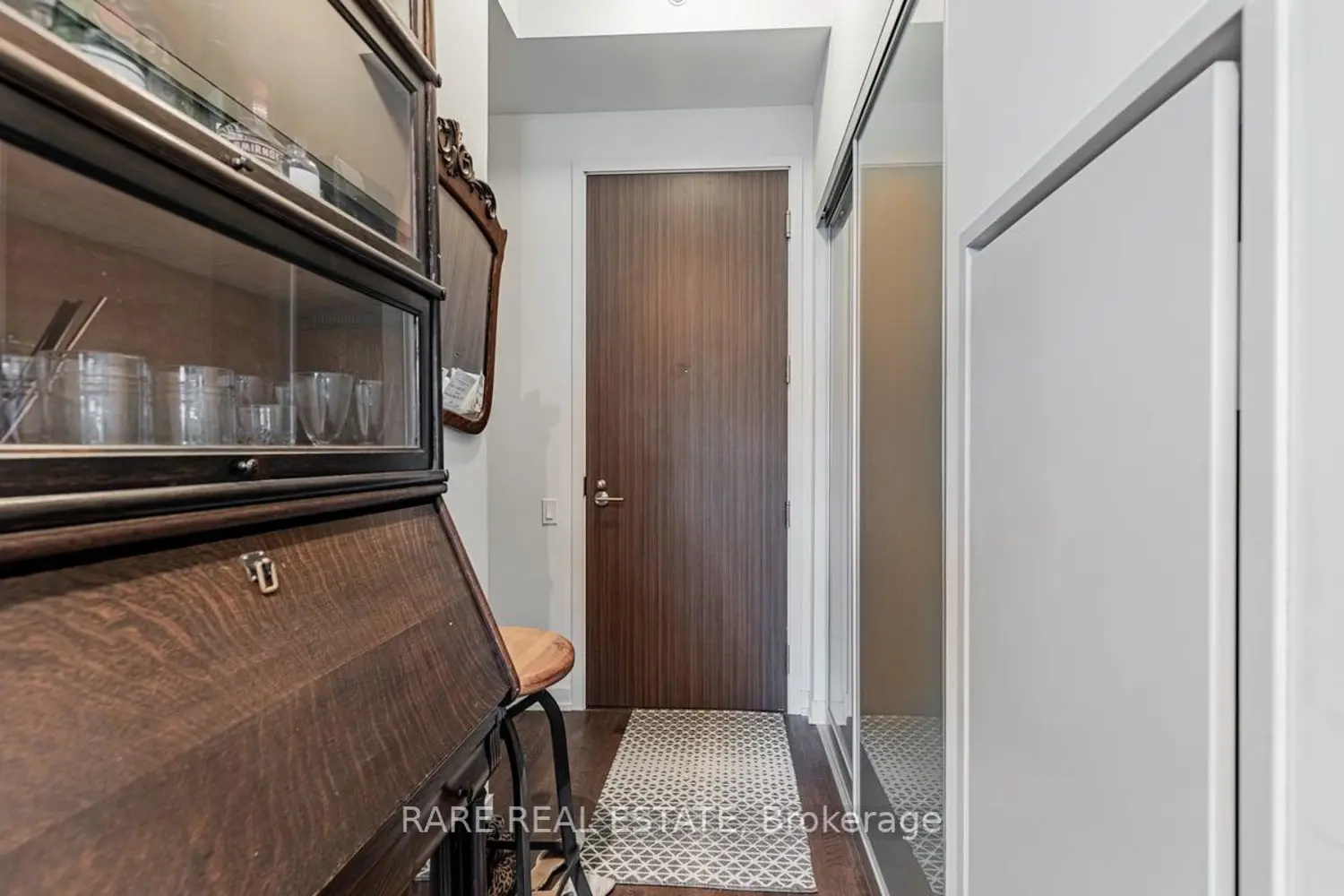 Additional image 4 of 560 King Street 1004