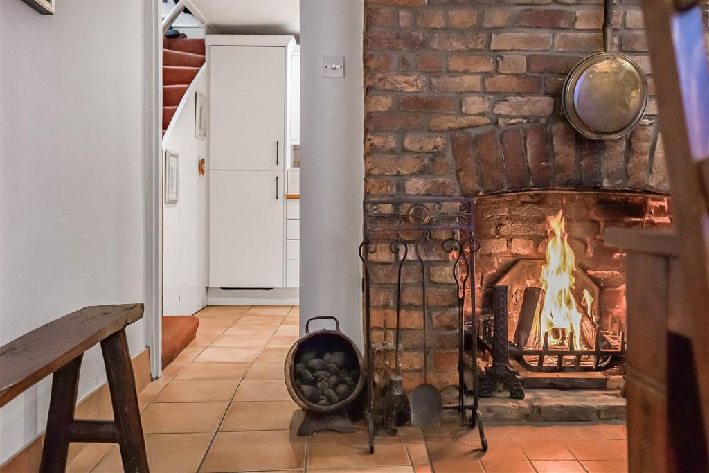 Additional image 8 of 3 bed semi-detached house for saleSt. Johns Hill, Reading RG1