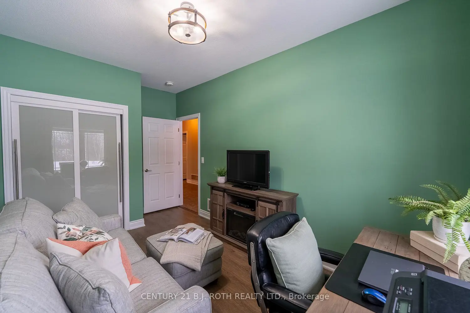 Additional image 9 of 251 Lucy Lane