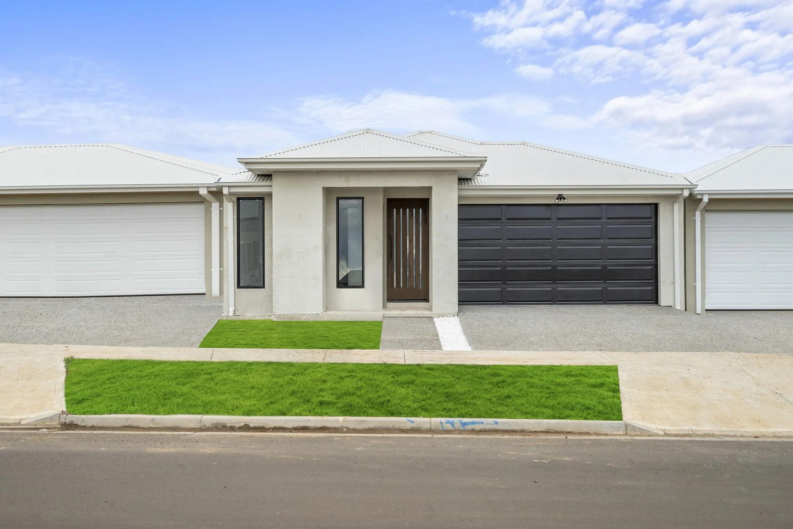 19 Skyline Road, Fraser Rise VIC 3336