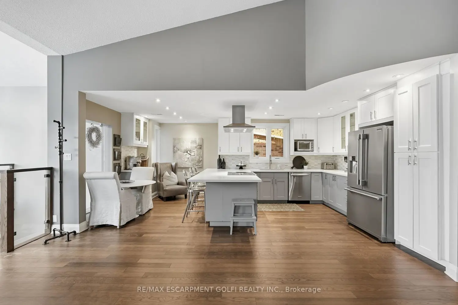 Additional image 3 of 3230 New Street 3