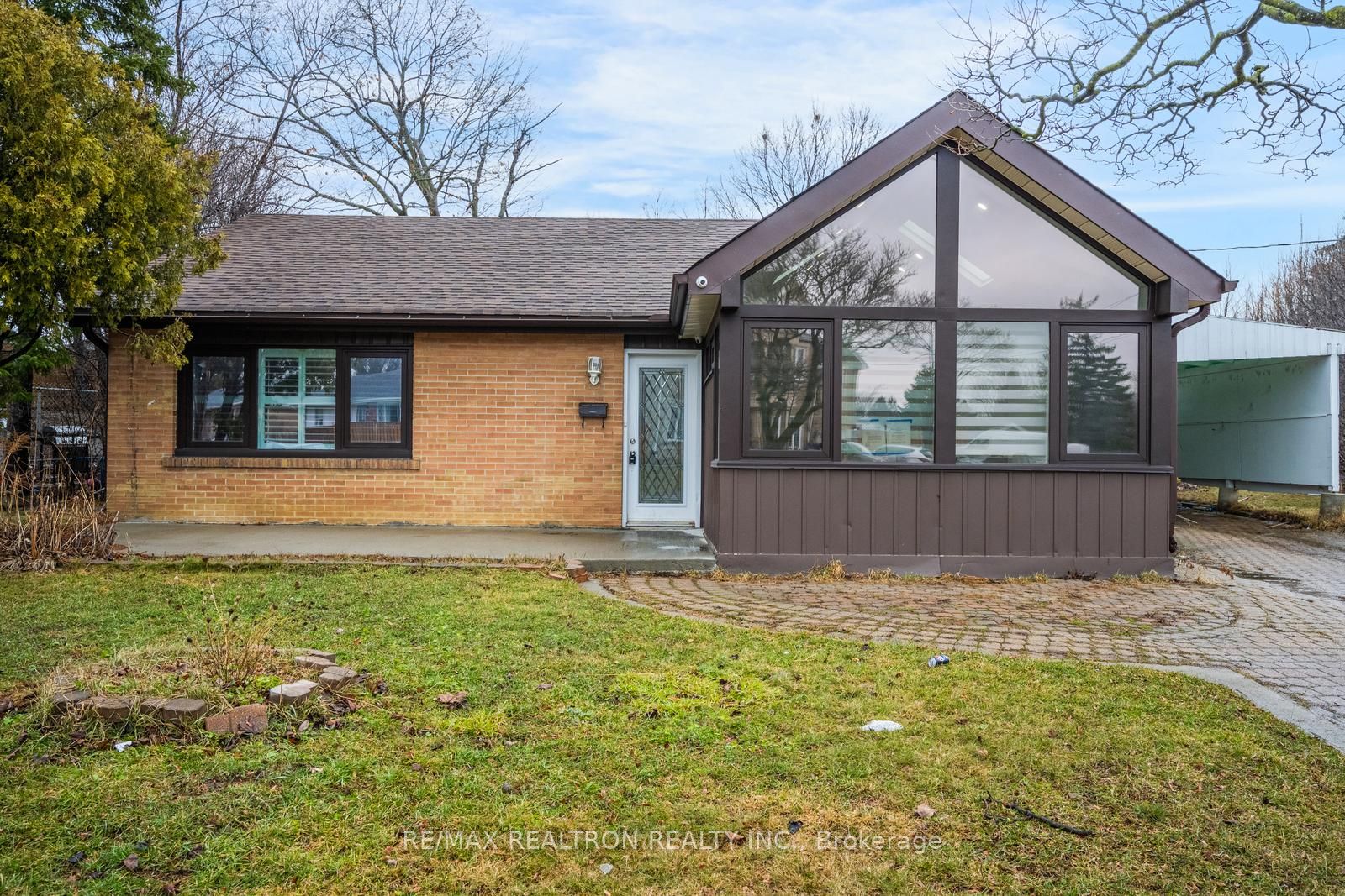 30 Lawrence Crescent, Brampton, ON, L6W 2P3