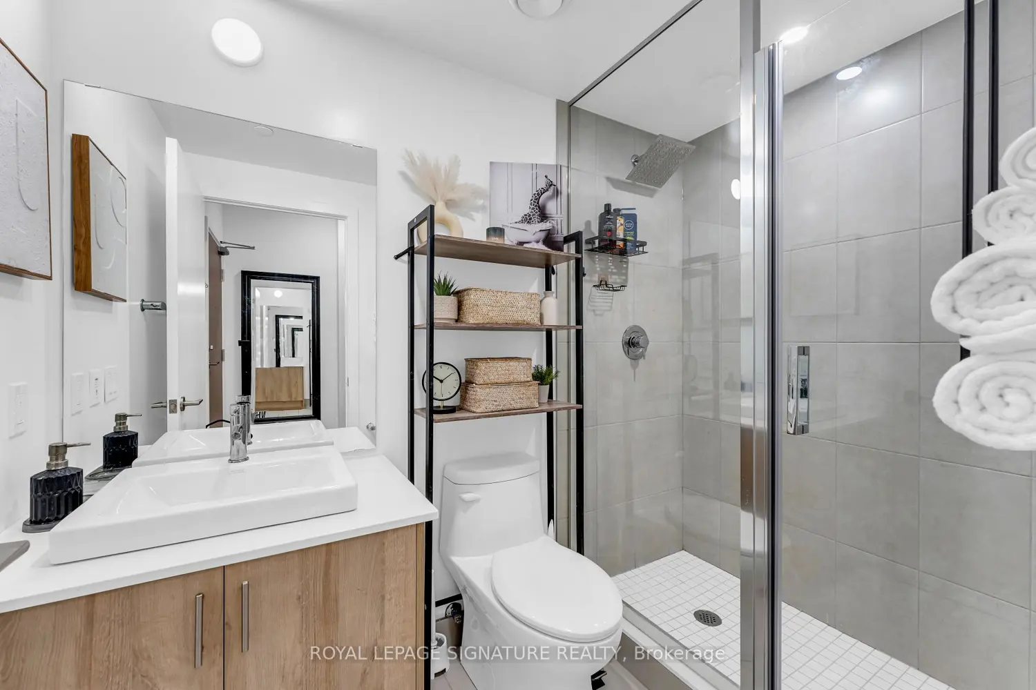 Additional image 7 of 1195 The Queensway 317