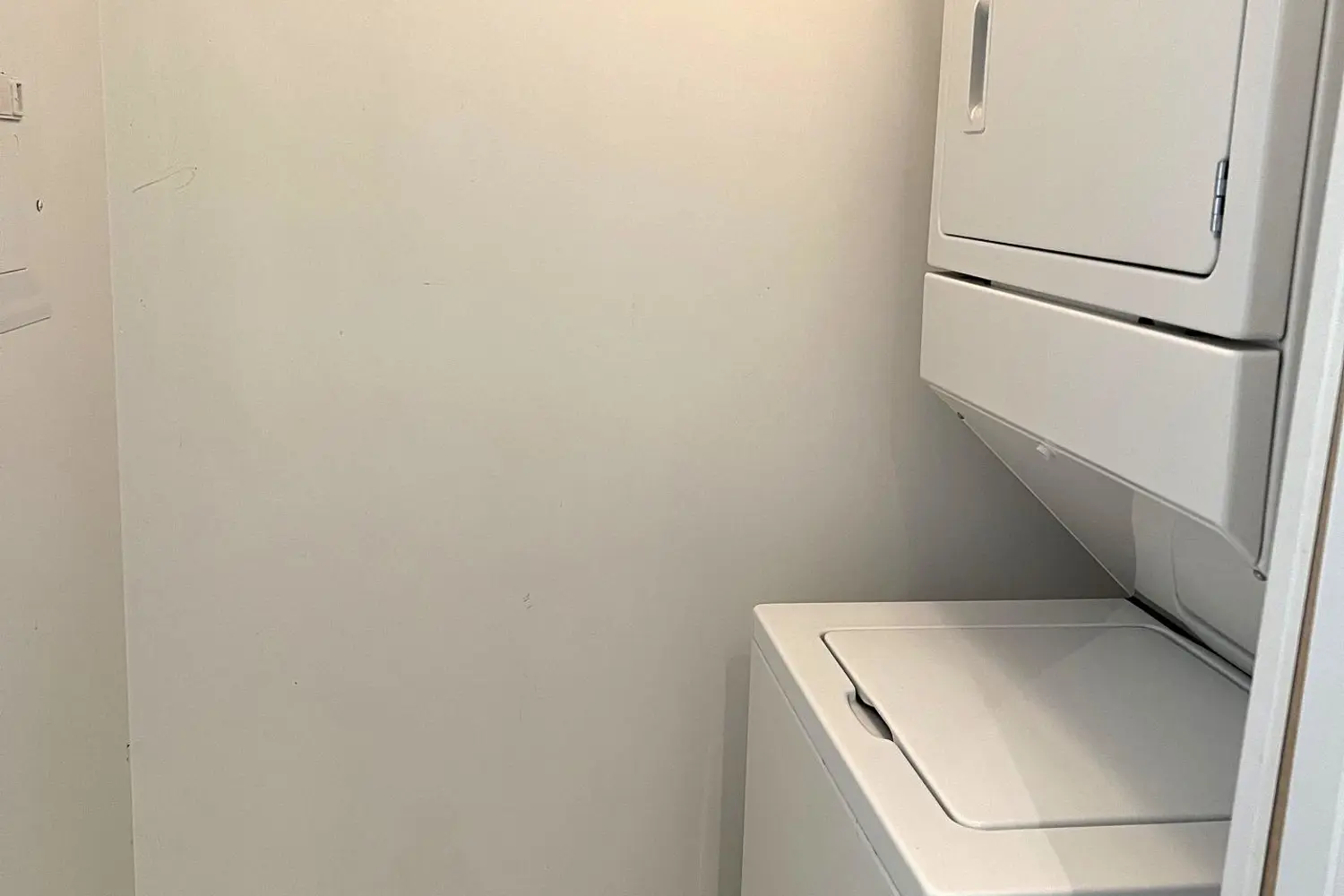 Additional image 3 of 4033 Hurontario Street 419