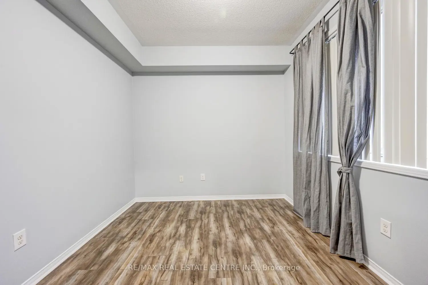 Additional image 15 of 3055 Thomas Street 306