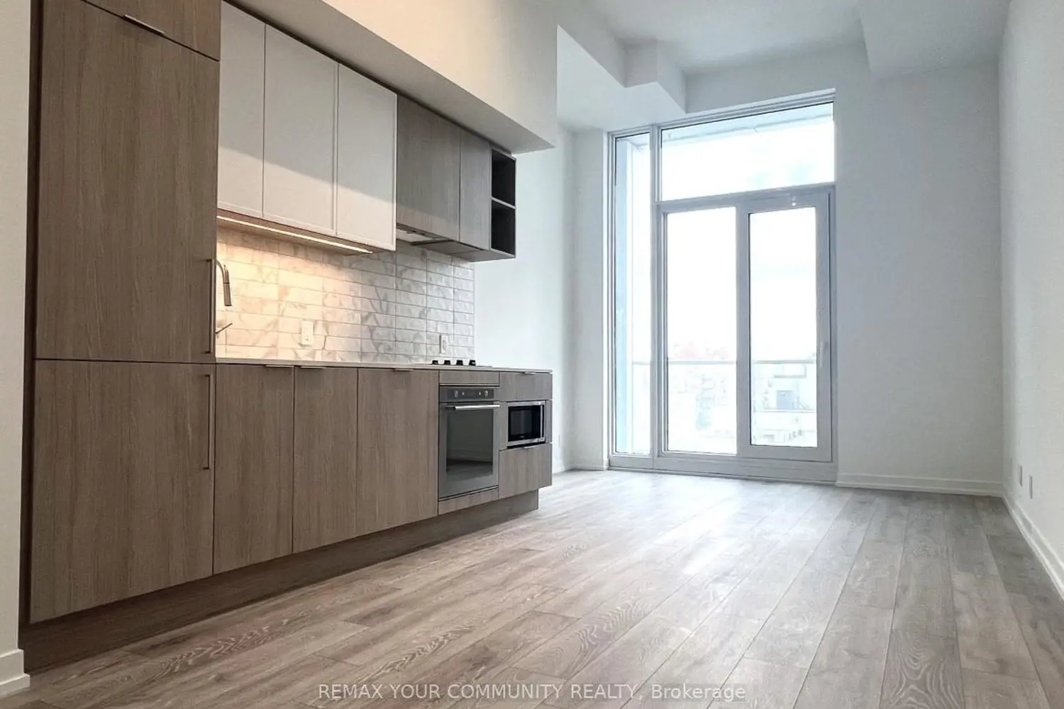 Additional image 2 of 2020 Bathurst Street 1016