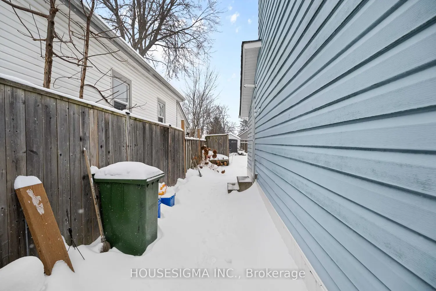 Additional image 18 of 16 Centre Street