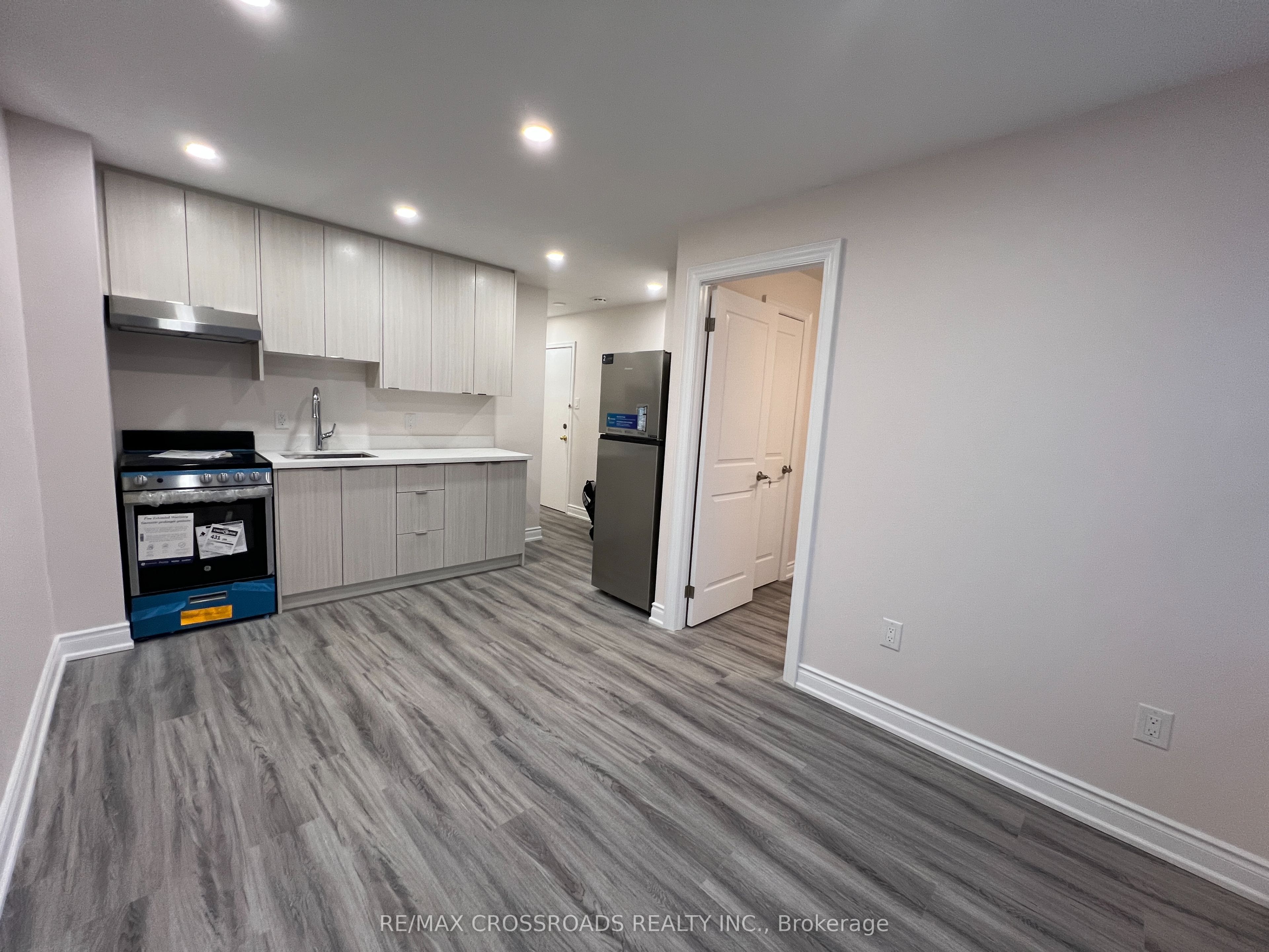 Additional image 2 of APT 1-1324B Gerrard Street E, Toronto, ON, M4L 1Z1