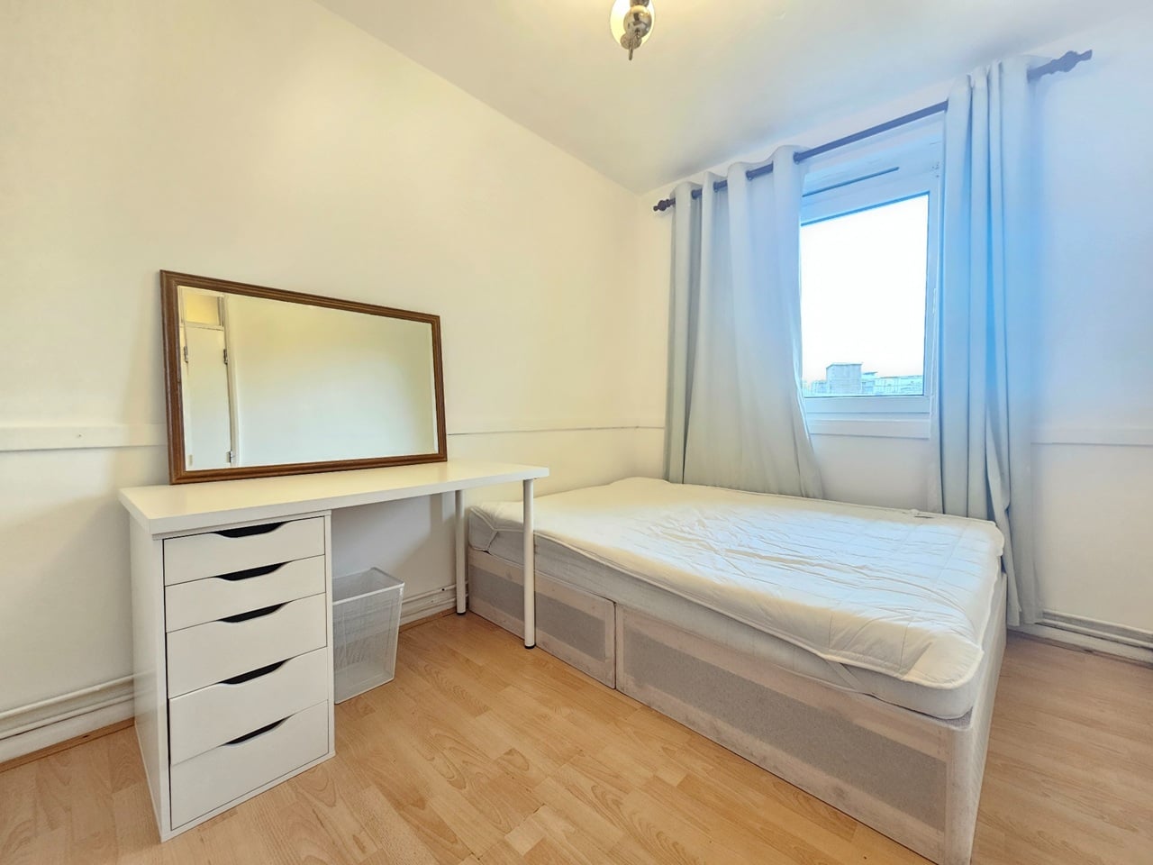 Room in a Shared Flat, Westerham, NW1, N1 7GU