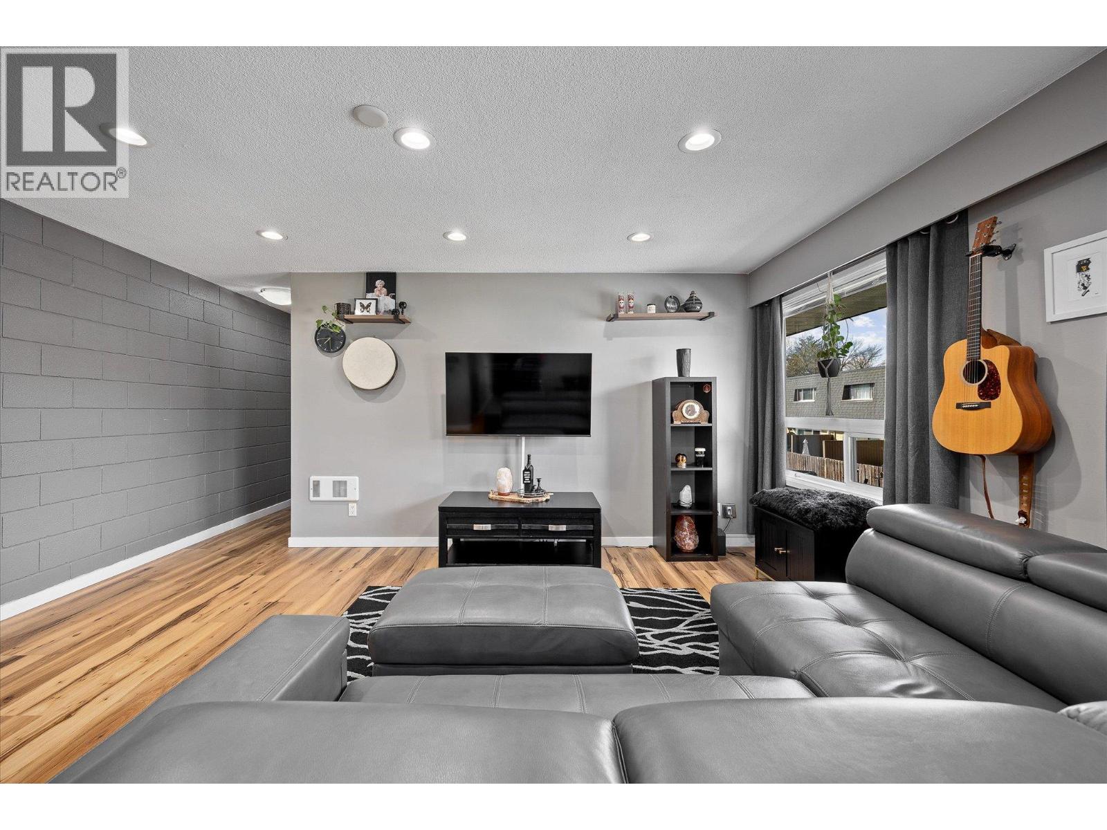 Additional image 4 of 2-1291 Bernard Avenue, Kelowna, BC, V1Y6R3