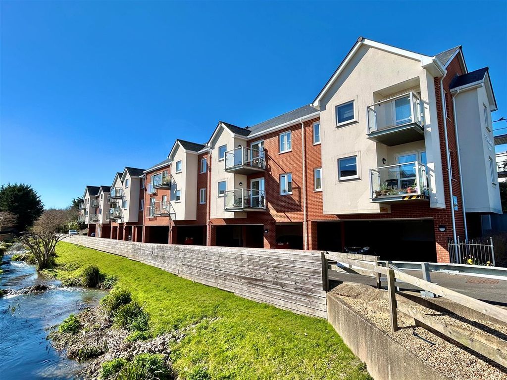 2 bed flat for saleNewport, Isle Of Wight PO30