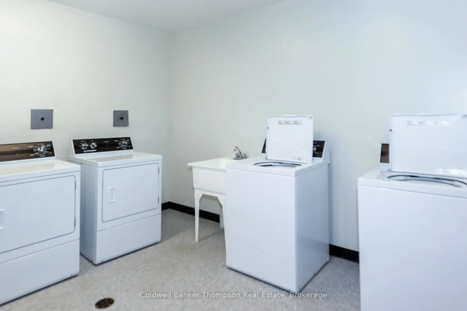 Additional image 10 of 25 Pen Lake Point Road 110