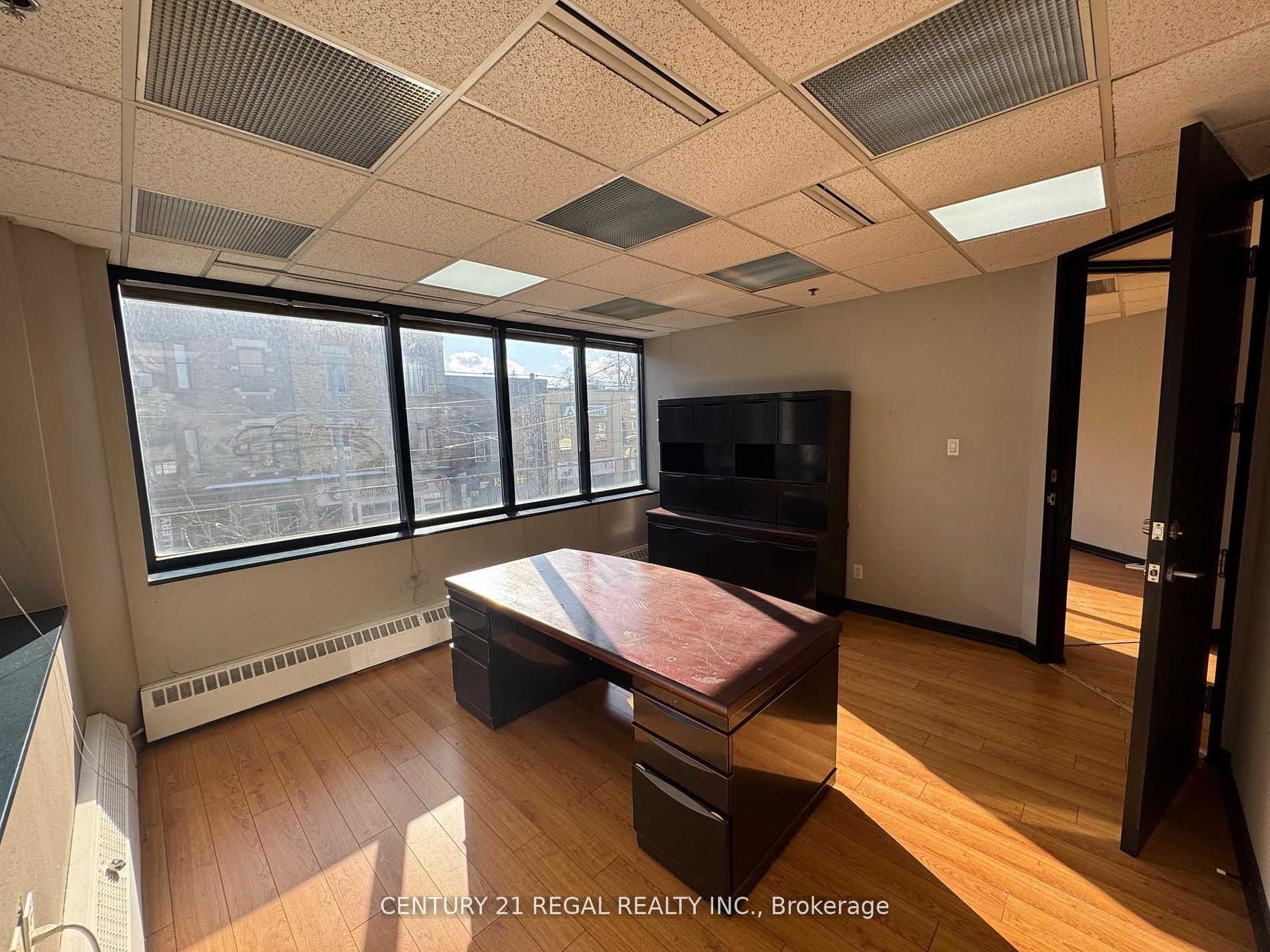 Additional image 6 of 201-622 College Street, Toronto, ON, M6G 1B4