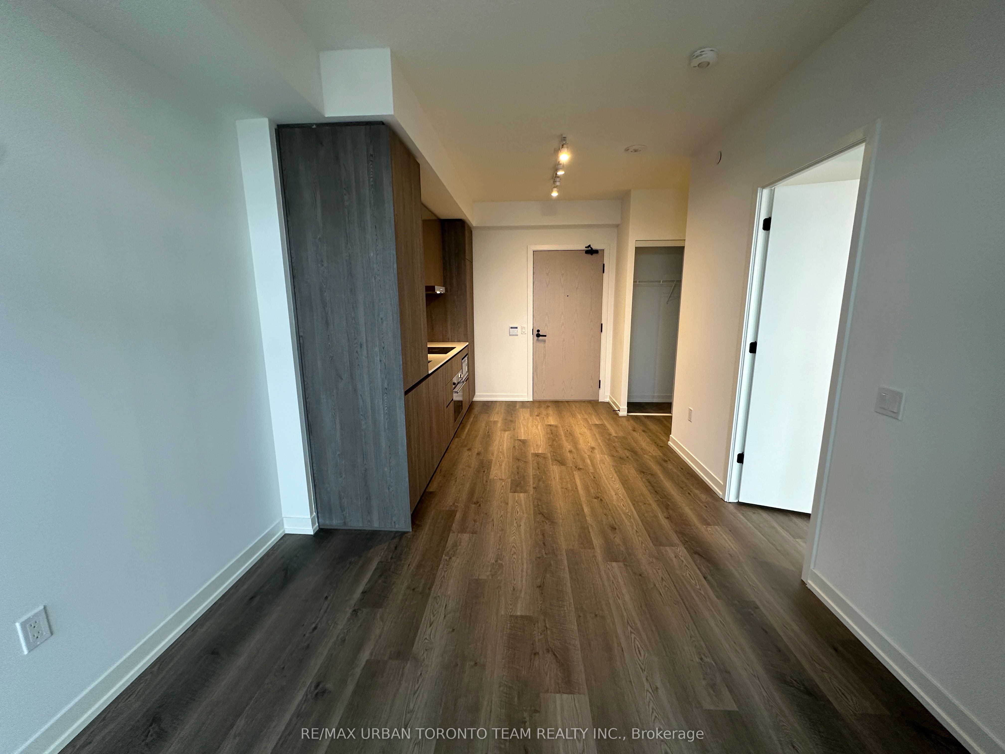Additional image 3 of 5203-8 Interchange Way, Vaughan, ON, L4K 5Z7