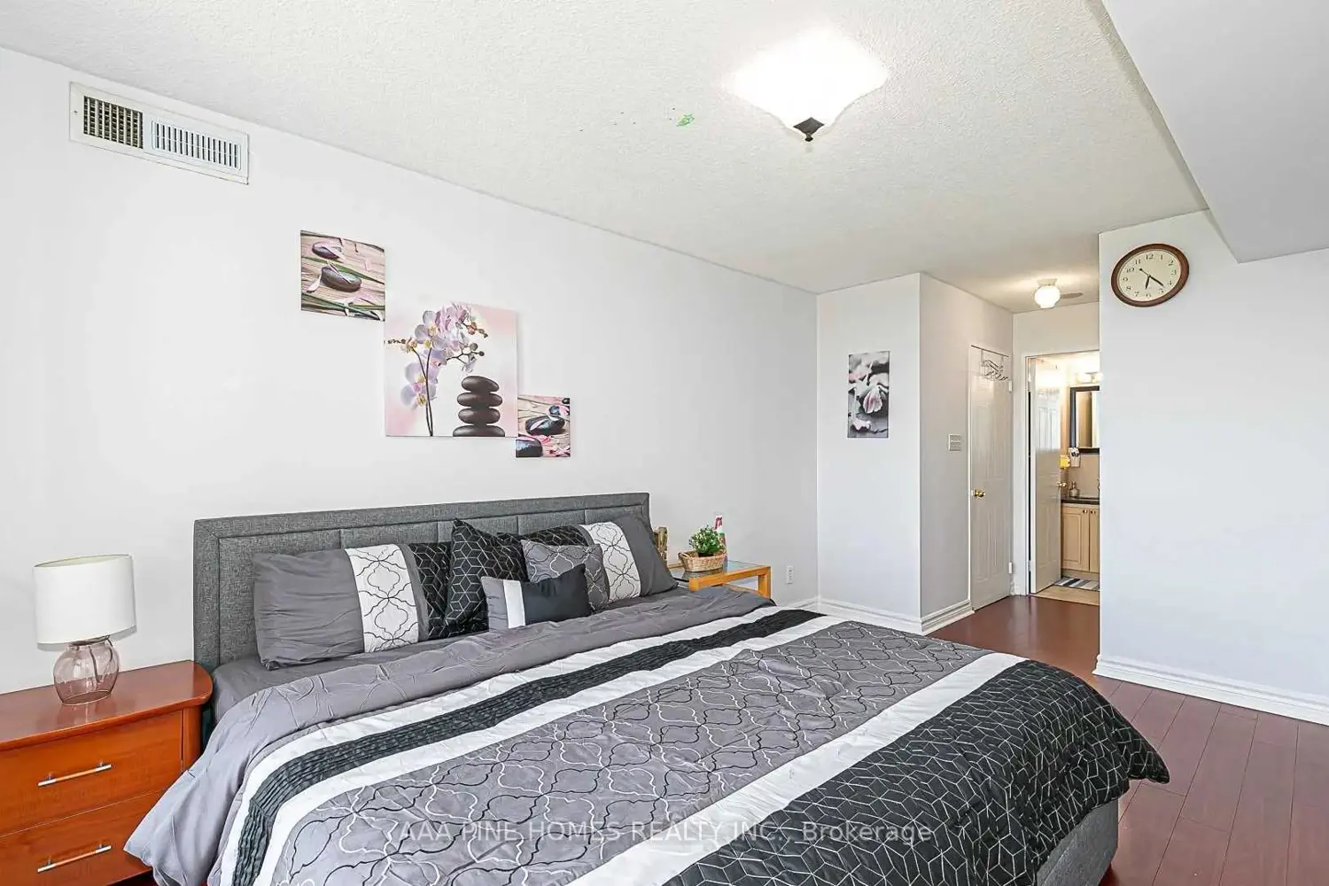 Additional image 14 of 2550 Lawrence Avenue 1111