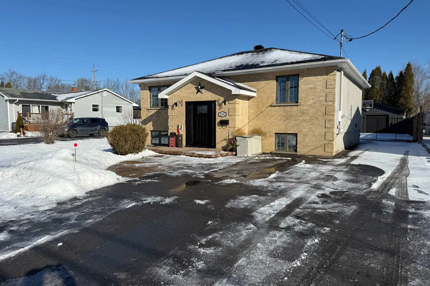 2169 Pitt Street