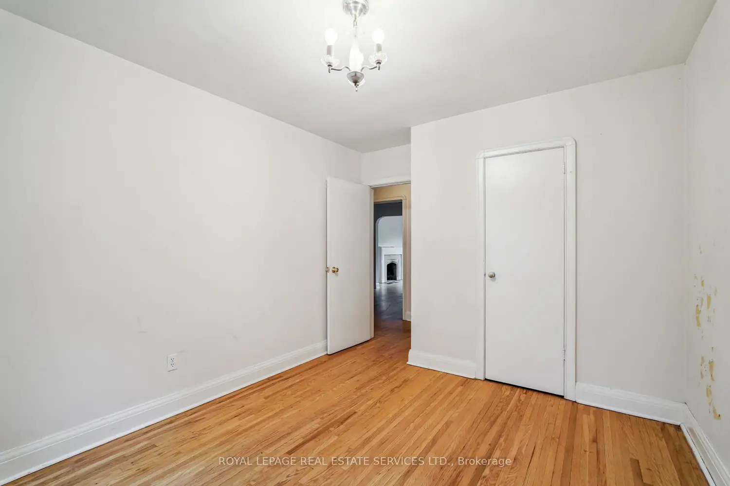 Additional image 11 of 326 Lawrence Avenue