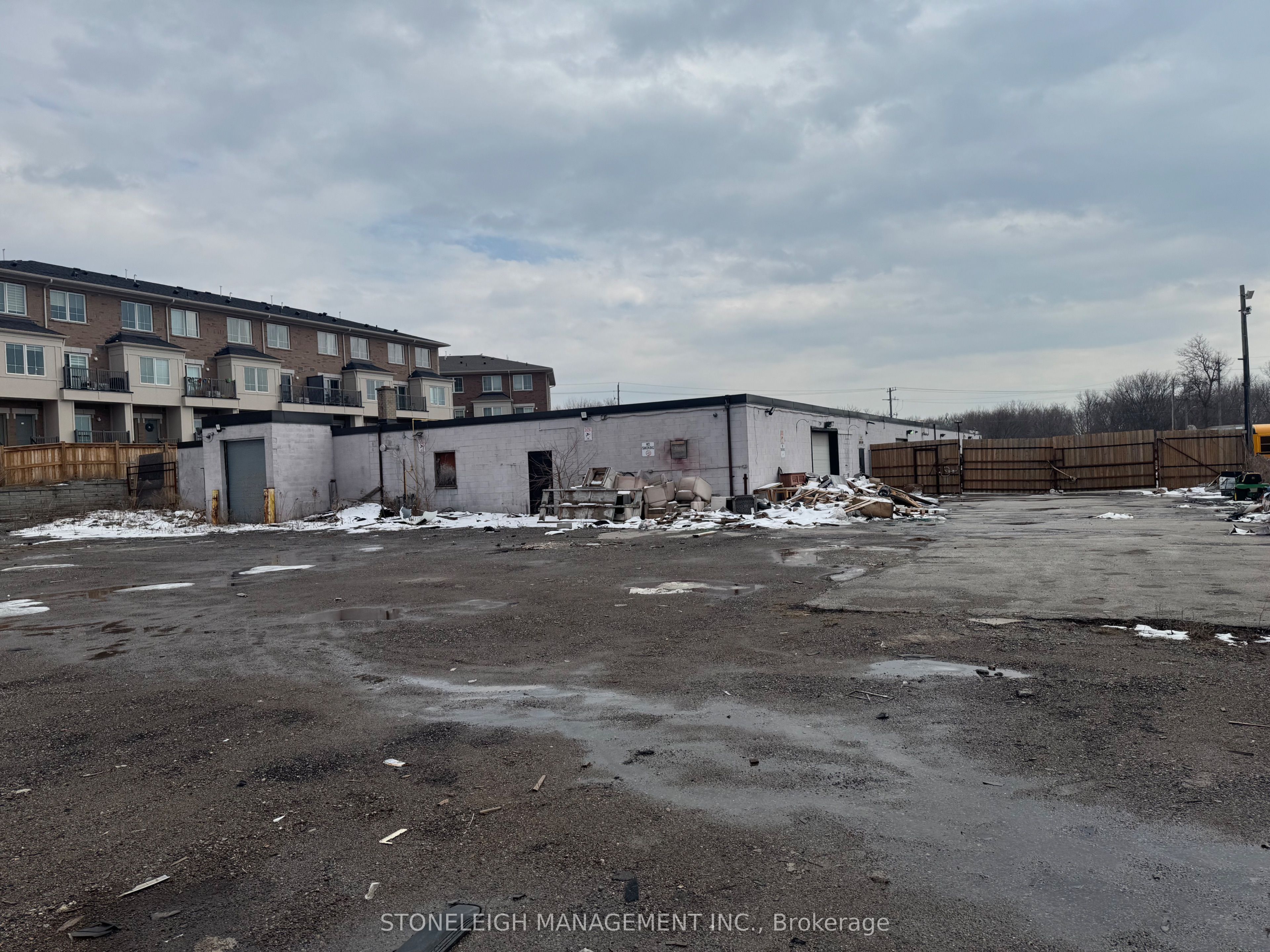 Additional image 4 of 4 and 5-356 Dean Avenue, Oshawa, ON, L1H 3E2