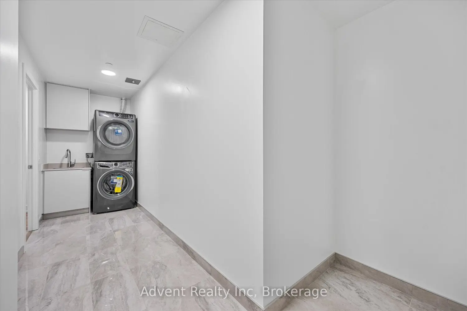 Additional image 14 of 8 Cedarland Drive 127W