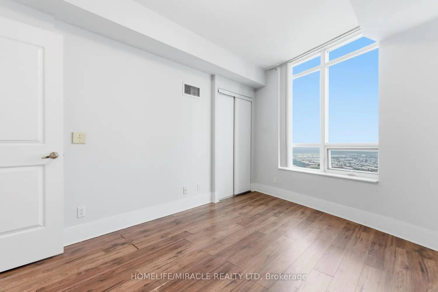 Additional image 7 of 330 Burnhamthorpe Road 2901