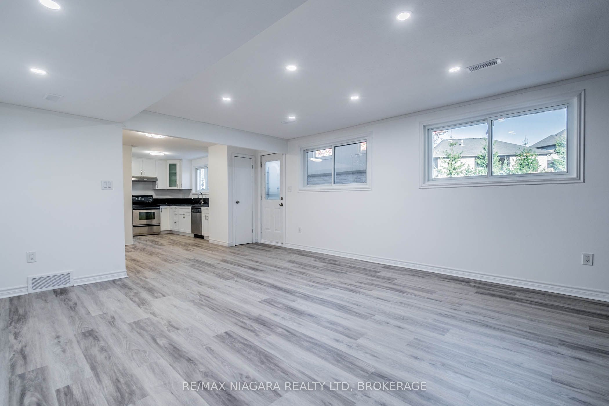 Additional image 2 of LOWER-22 Chantler Road, Welland, ON, L3C 4M5