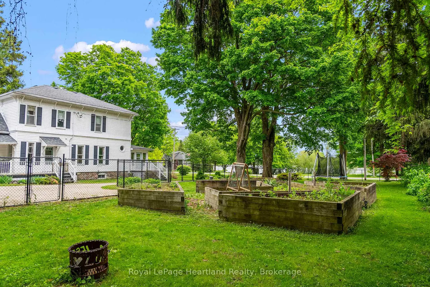 Additional image 4 of 1047 Gibson Street