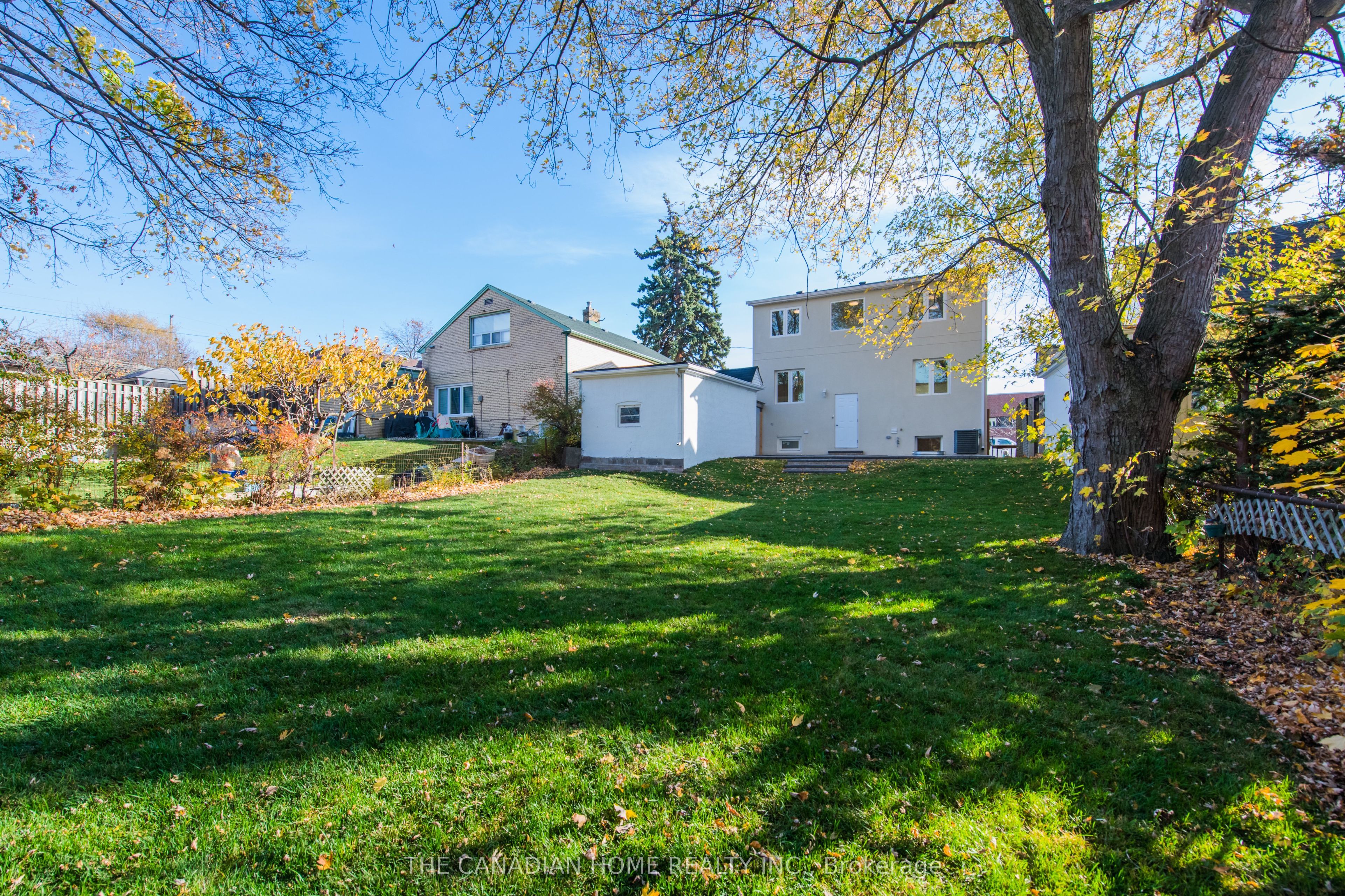 Additional image 6 of 8 Clearview Heights, Toronto, ON, M6M 1Z9