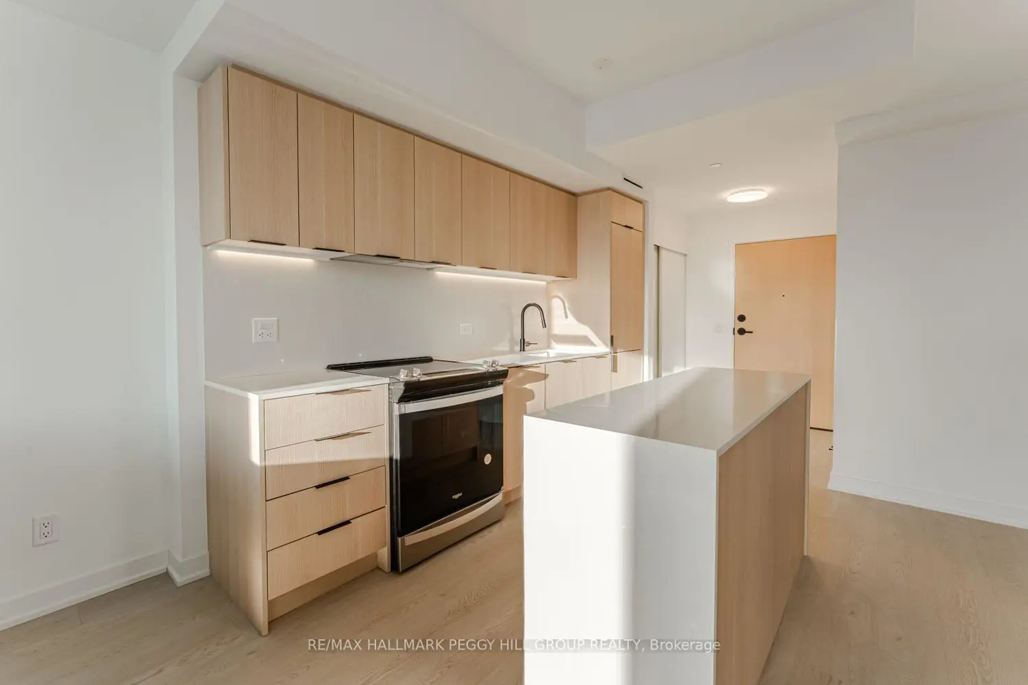 Additional image 3 of 31 Huron Street 421