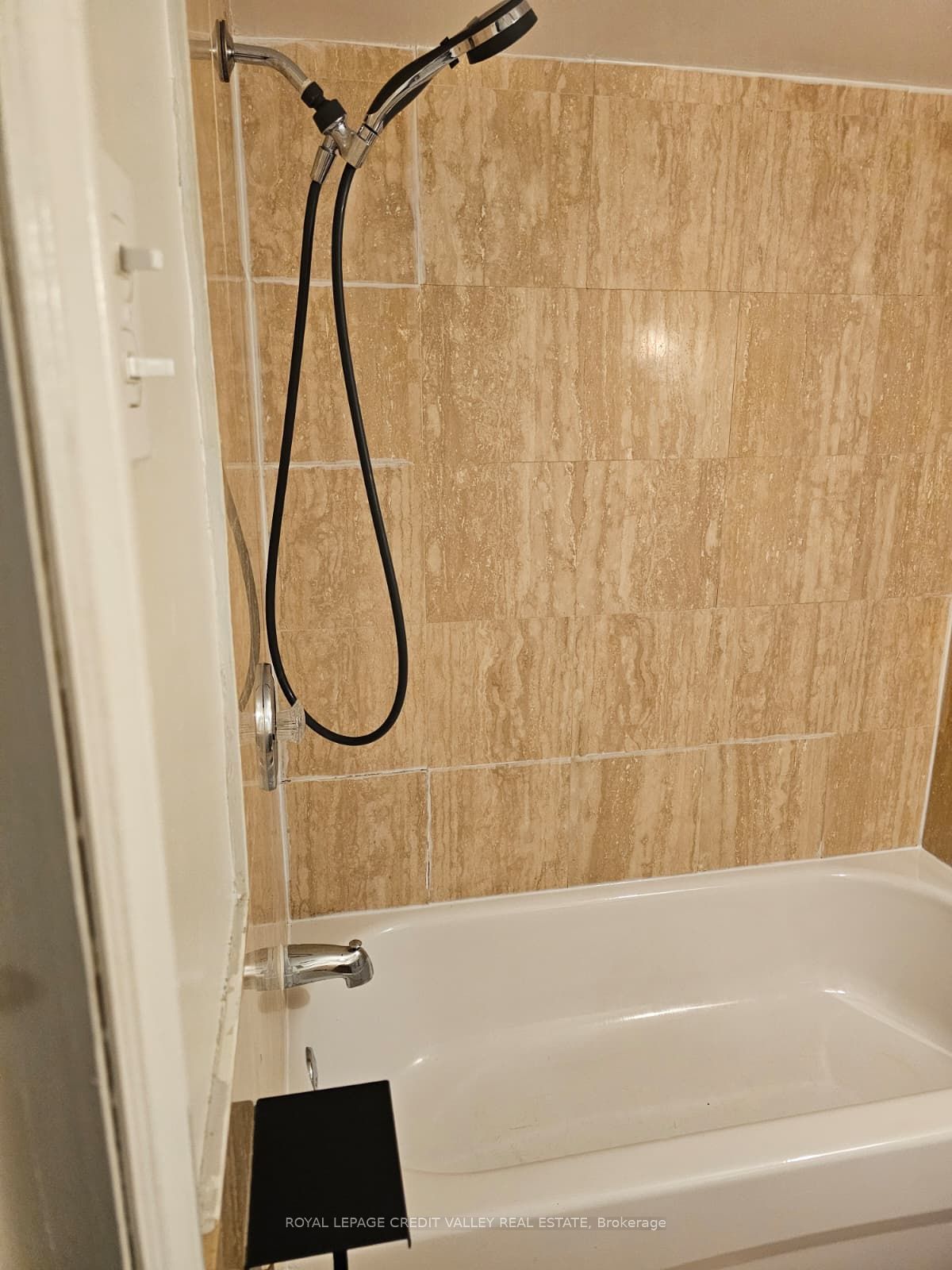 Additional image 6 of lower level-672 Jane Street, Toronto, ON, M6N 4A7