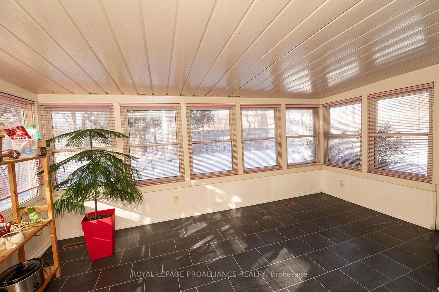 Additional image 10 of 26 Plaza Square