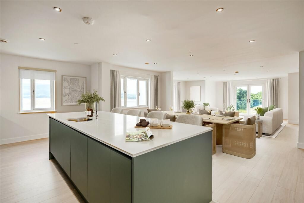 3 bed flat for saleBeaumaris LL58 photo 3