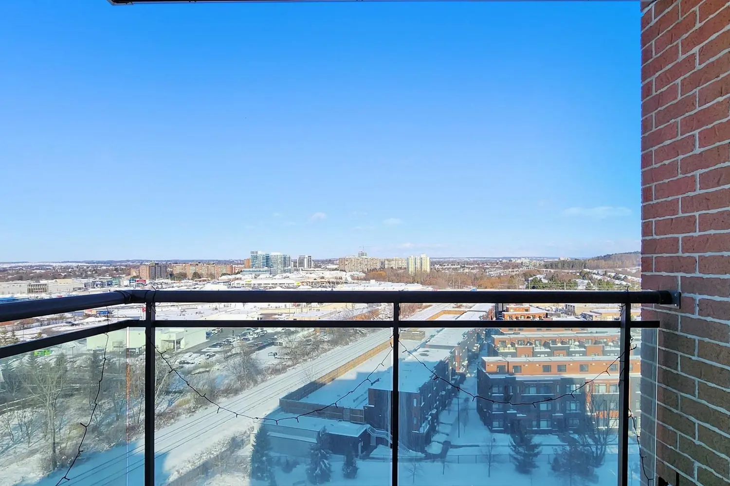 350 Red Maple Road 1211 photo 2