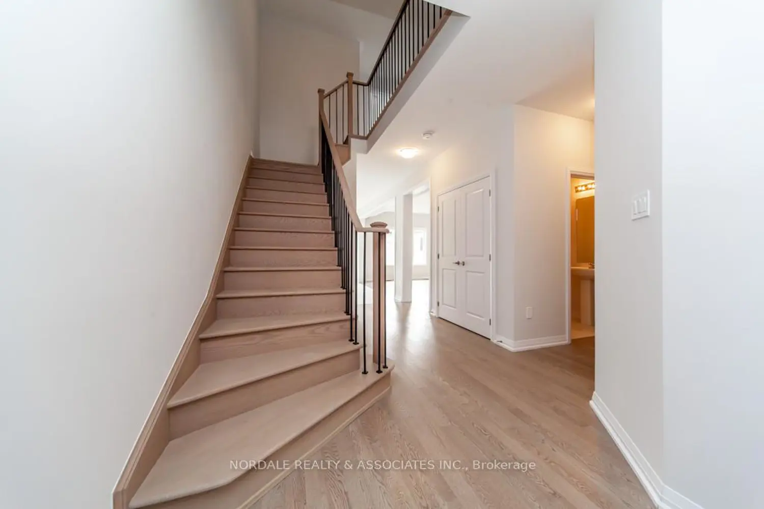 1389 Stovell Crescent