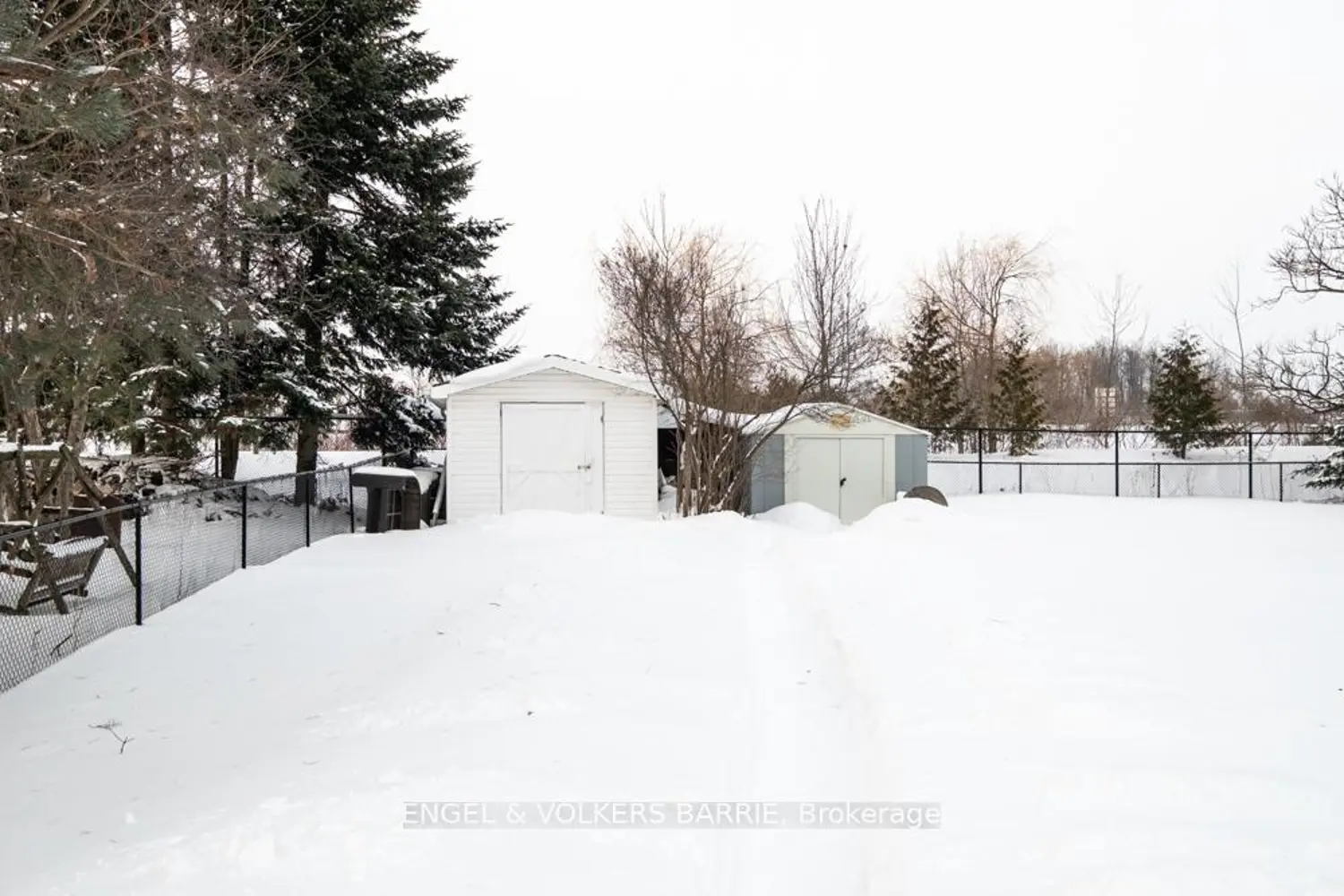 Additional image 18 of 1990 Victoria Street