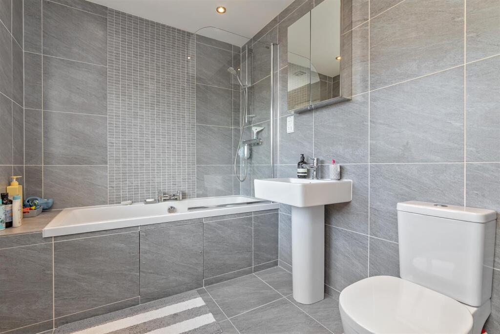 Additional image 22 of Sunderland Avenue, St. Albans