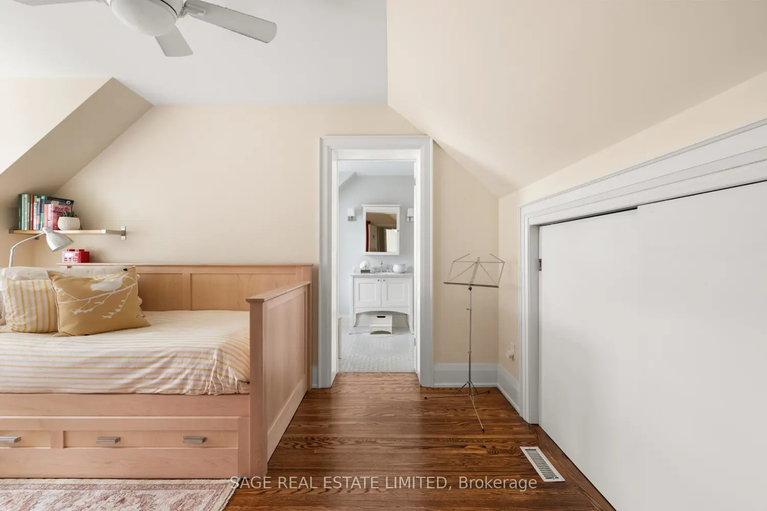 Additional image 10 of 9 Canfield Place