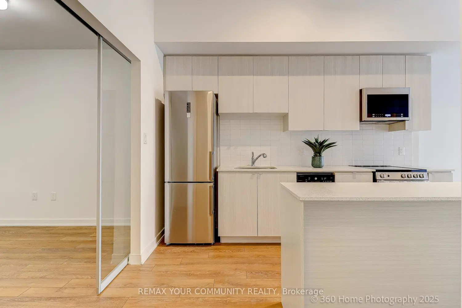 Additional image 4 of 2433 Dufferin Street 112