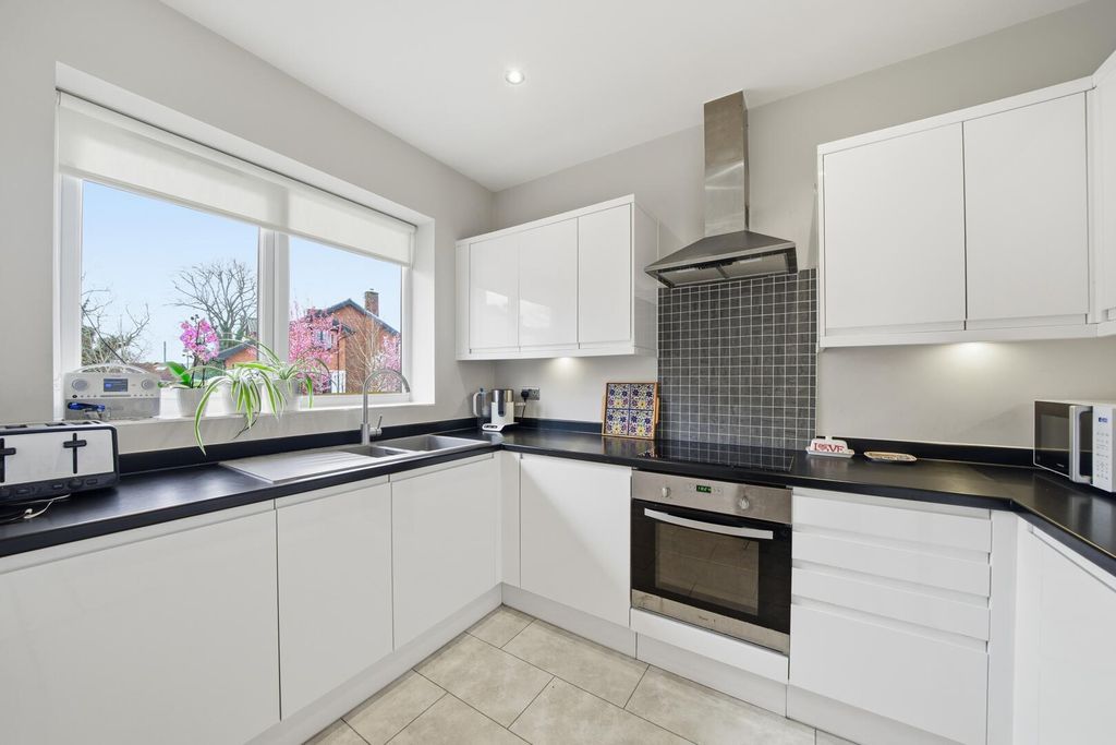 Additional image 7 of 3 bed terraced house for saleGrenville Drive, West Bridgford NG2