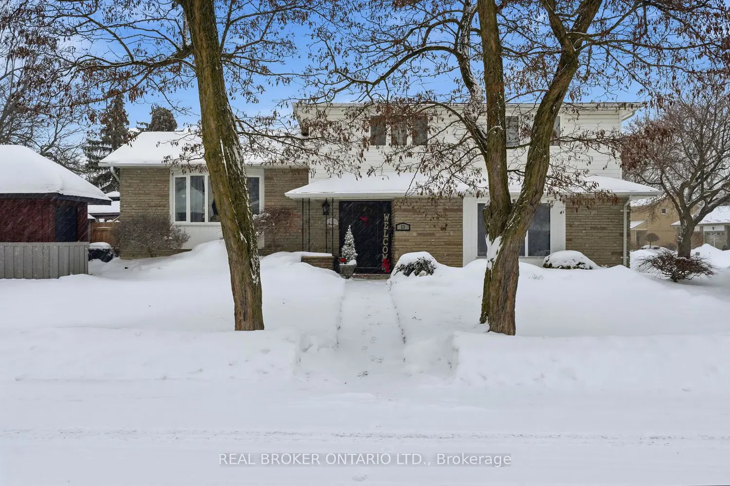 13 Pine Tree Crescent