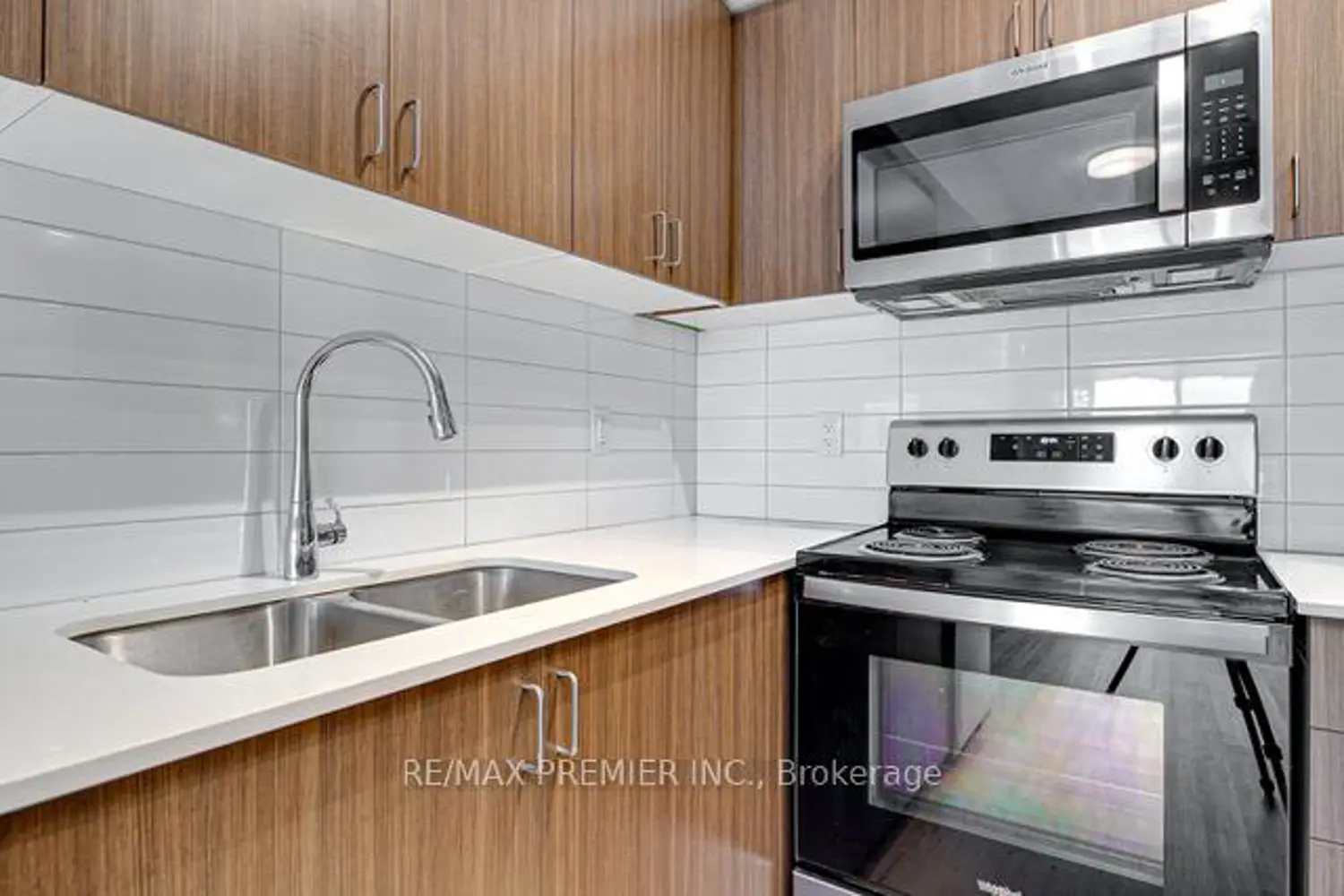 Additional image 9 of 58 Lakeside Terrace 1015