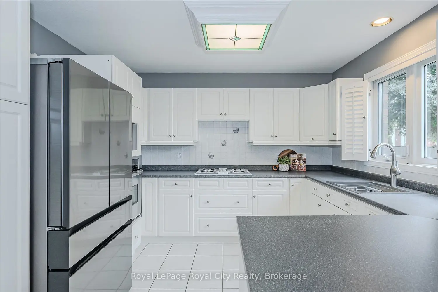 Additional image 7 of 2 Oakridge Crescent