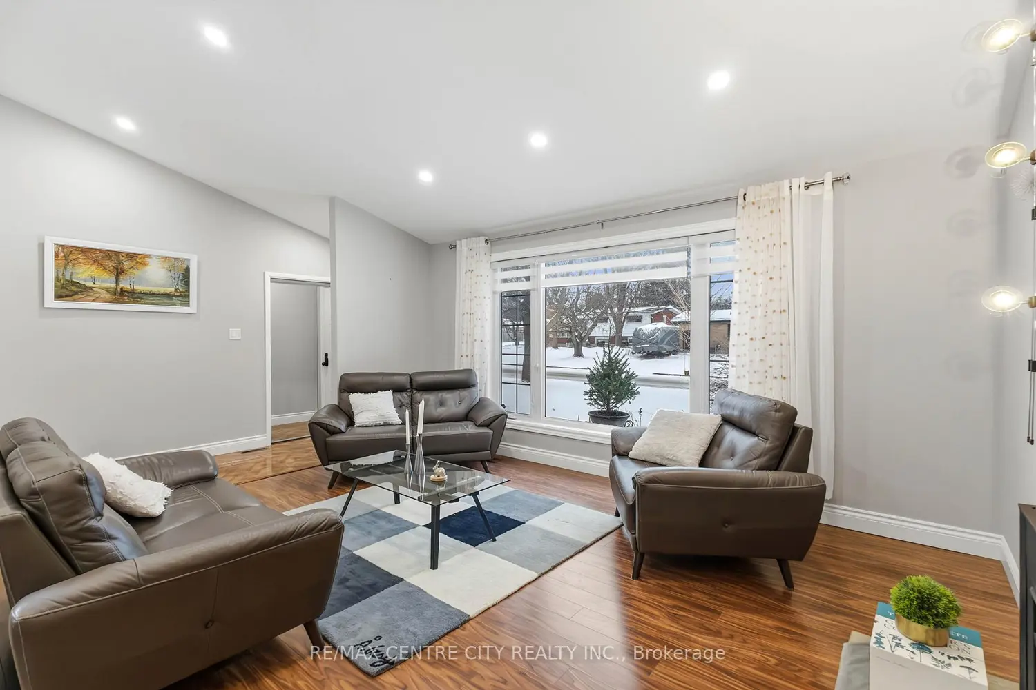 71 Sunray Avenue photo 2